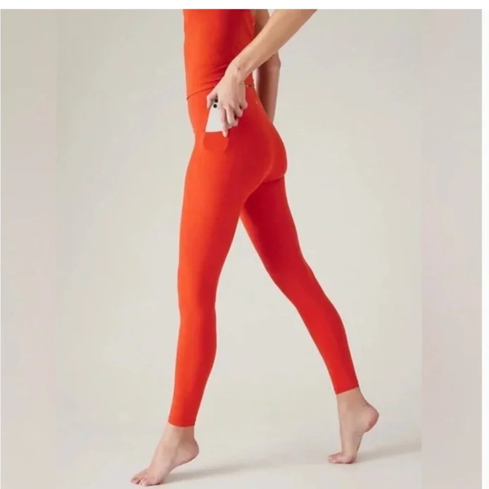 Athleta Interval Stash 7/8 Legging NWT - Picture 1 of 4